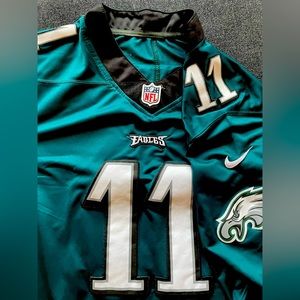 Men's Large Authenic Eagles Wence Jersey. Used in good condition